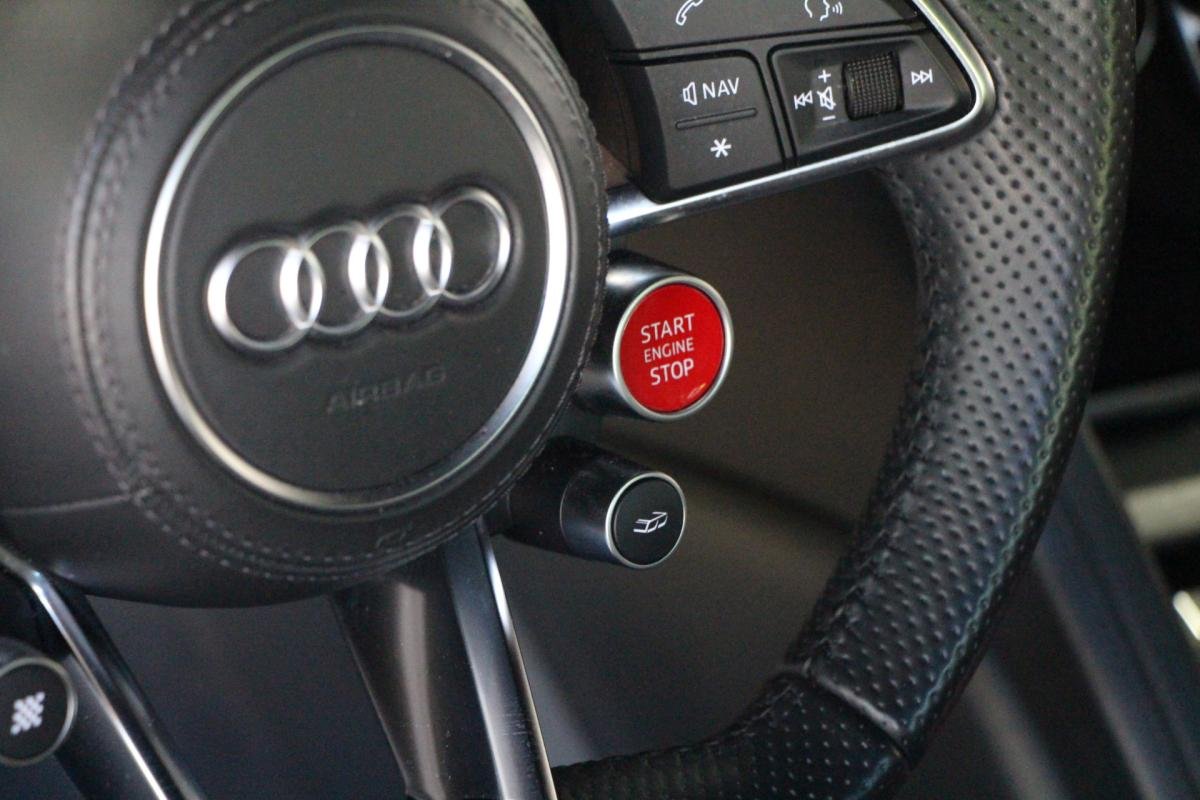 Audi R8 - Photo 18