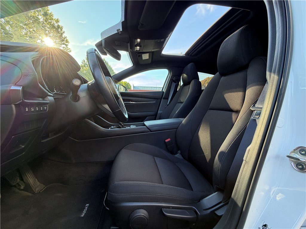 Mazda 3 - Photo 12