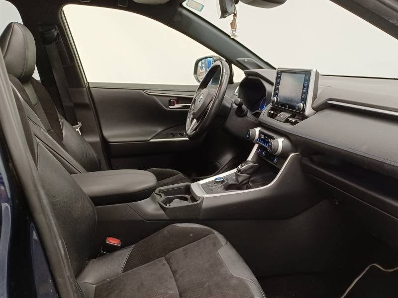 Toyota RAV4 - Photo 12