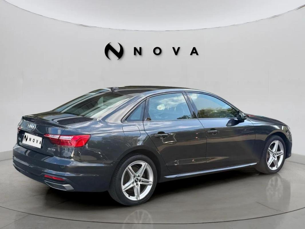 Audi A4 - Photo 5