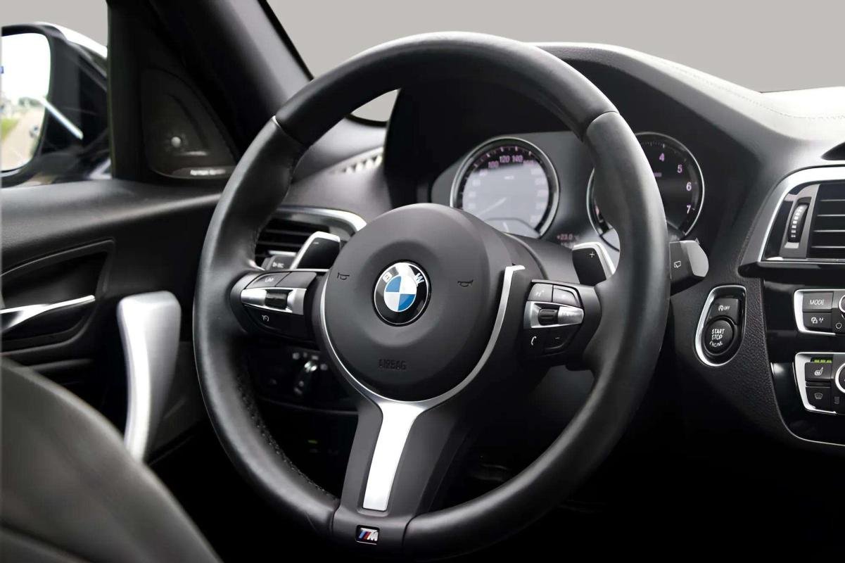BMW Série 1 - Photo 12