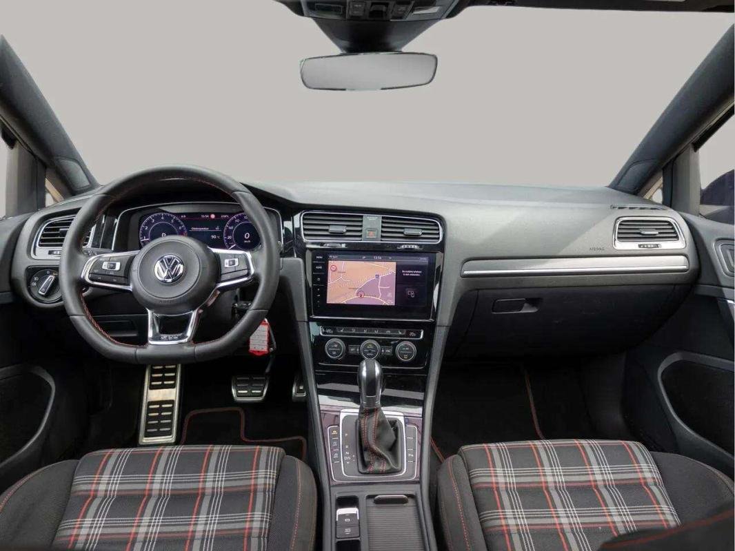 Volkswagen Golf - Photo 9