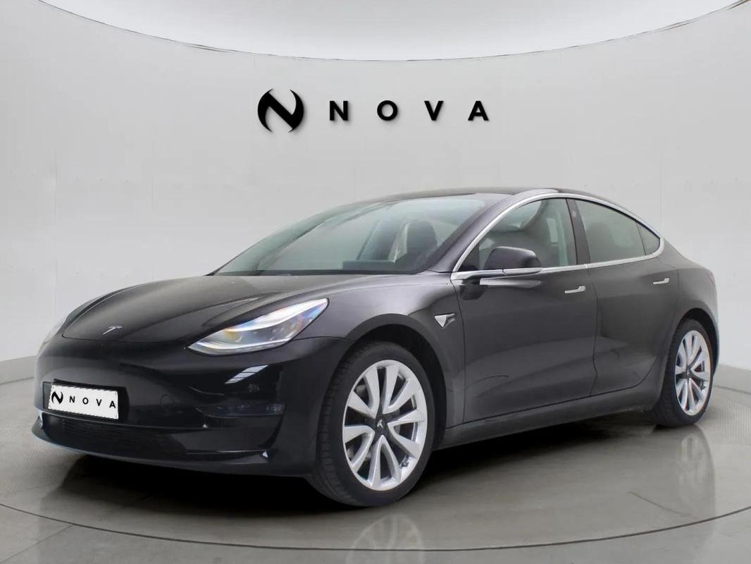 Tesla Model 3 - Photo 1