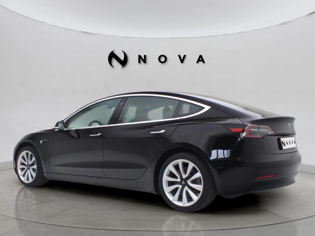 Tesla Model 3 - Photo 3