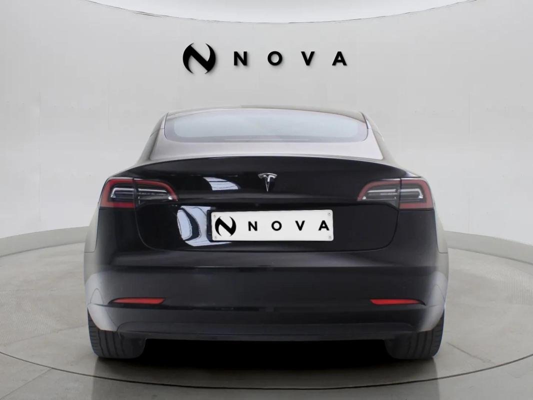 Tesla Model 3 - Photo 4