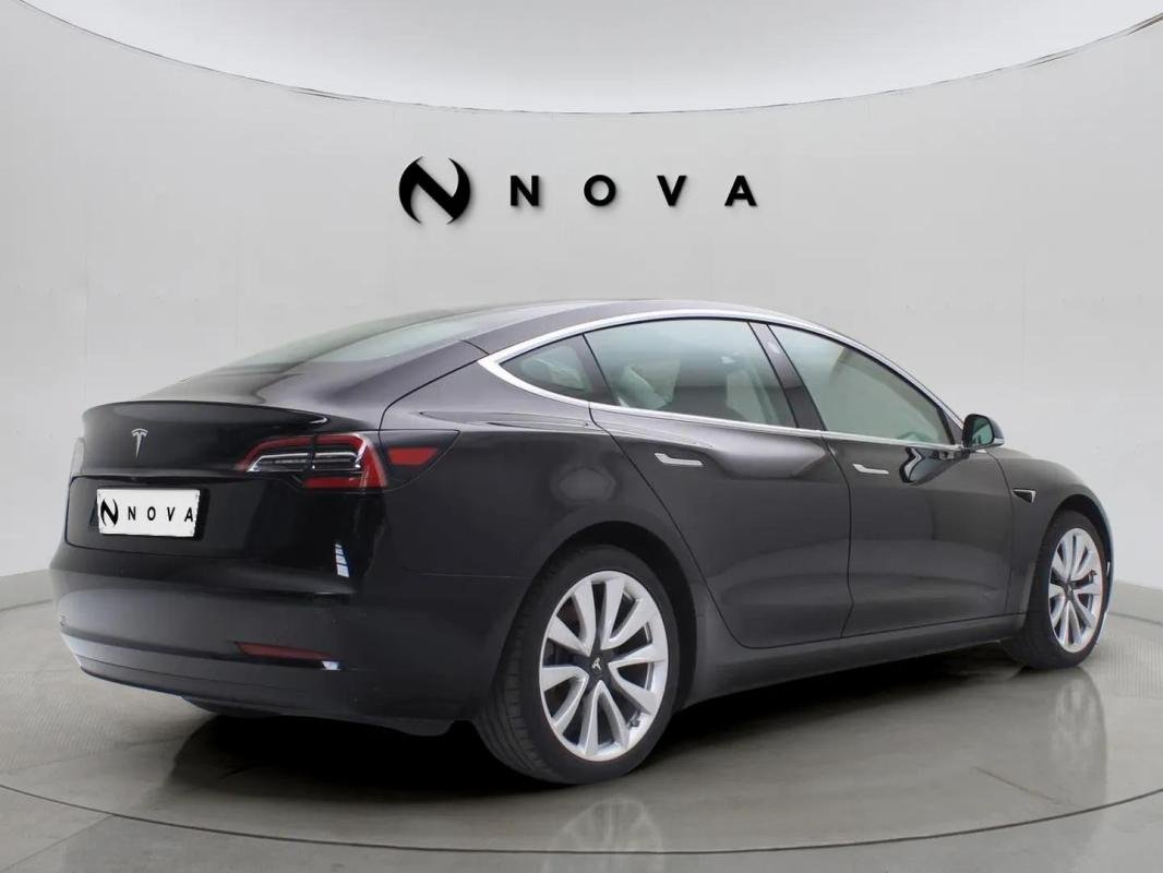 Tesla Model 3 - Photo 5