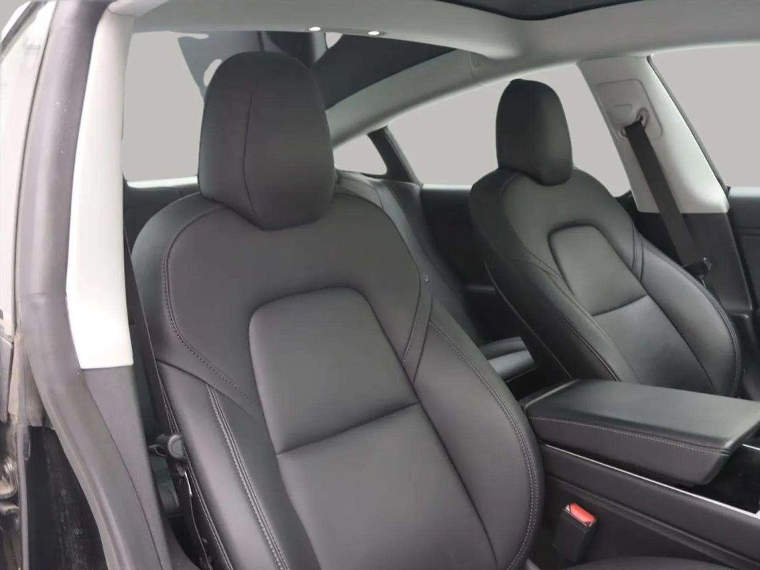 Tesla Model 3 - Photo 9