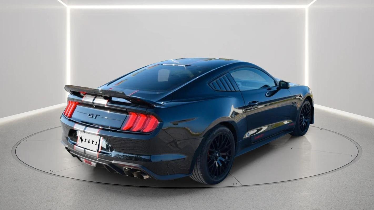 Ford Mustang - Photo 3