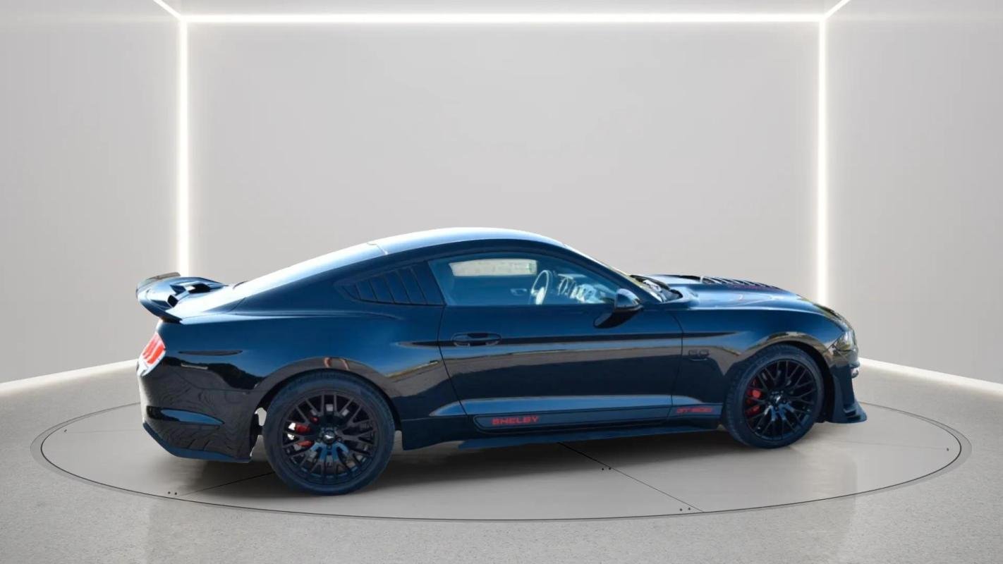 Ford Mustang - Photo 4