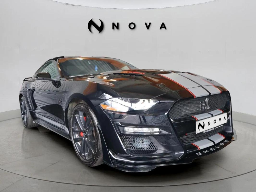 Ford Mustang - Photo 1