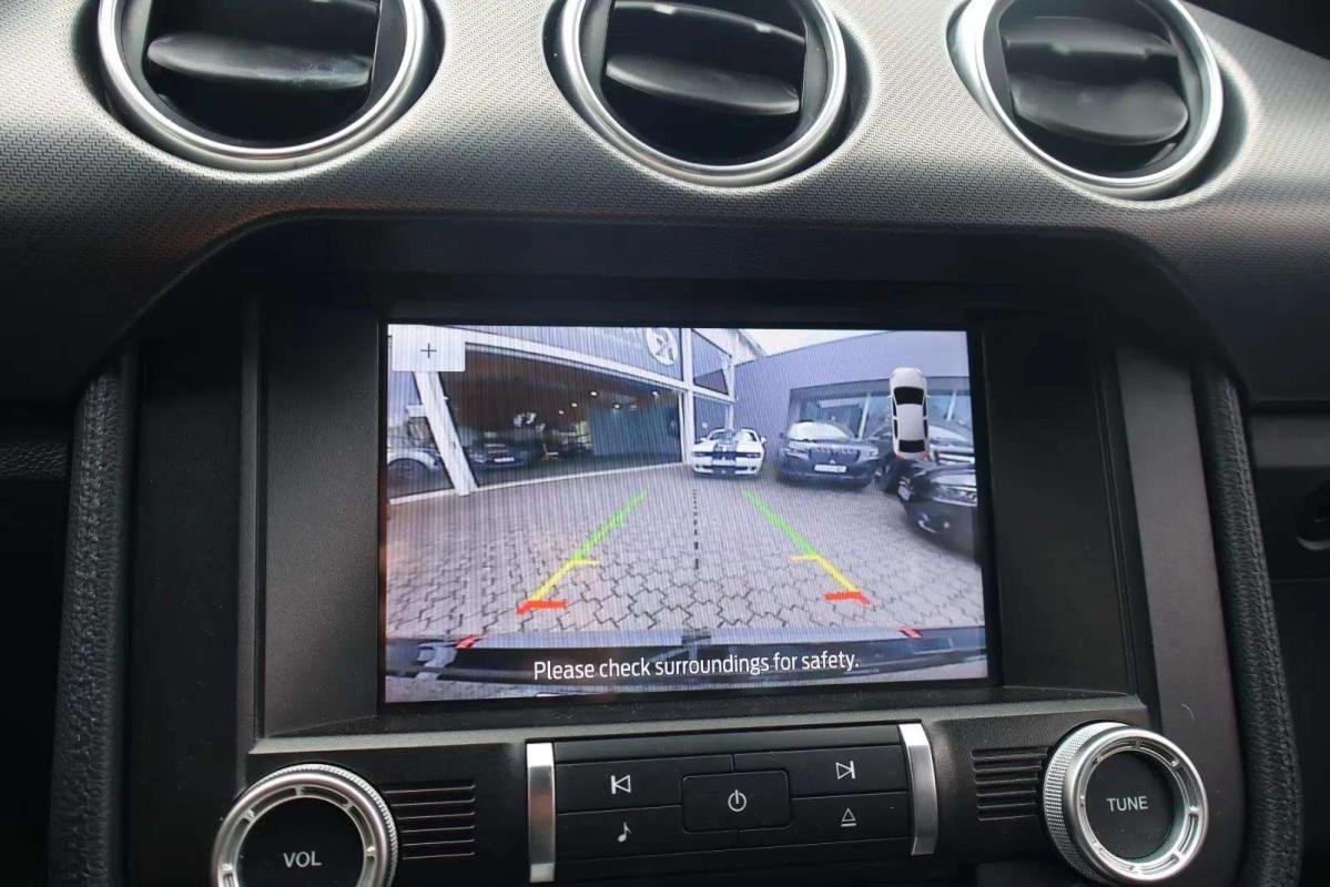 Ford Mustang - Photo 11