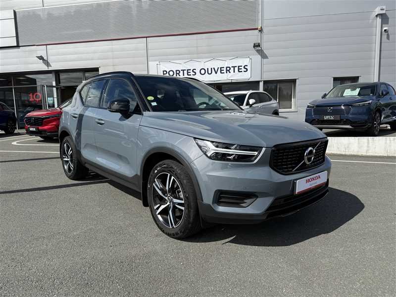 Volvo XC40 - Photo 1