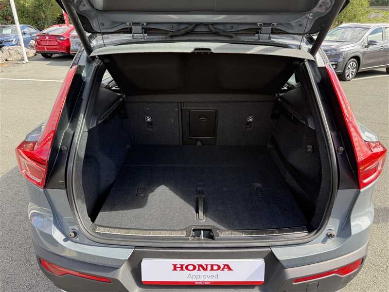 Volvo XC40 - Photo 16