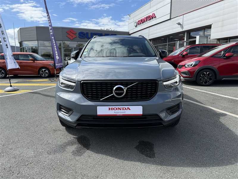 Volvo XC40 - Photo 2