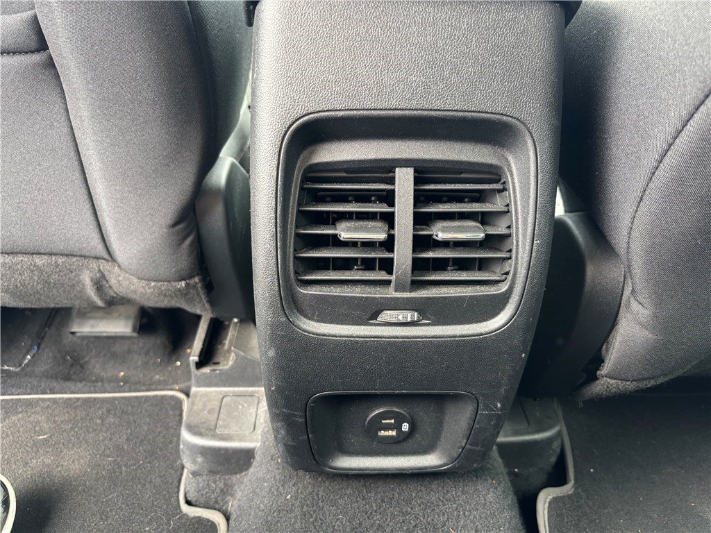 Ford Kuga - Photo 12
