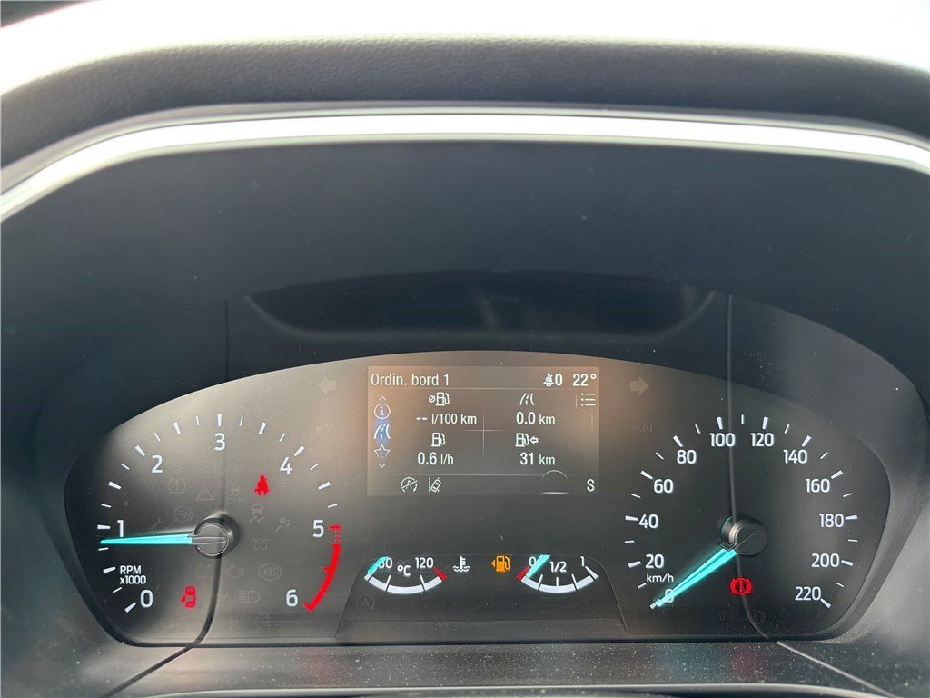 Ford Kuga - Photo 16