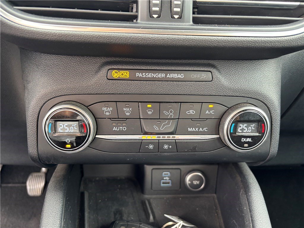 Ford Kuga - Photo 22
