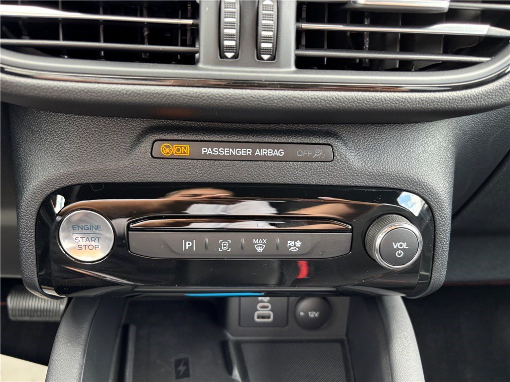 Ford Kuga - Photo 23