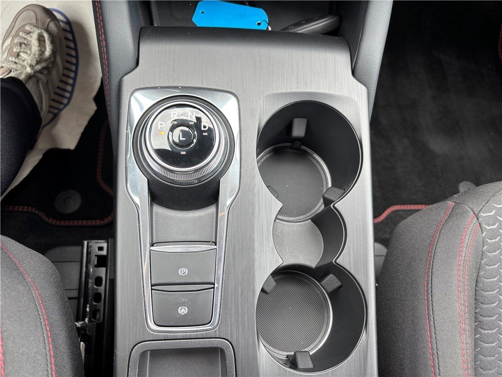 Ford Kuga - Photo 24