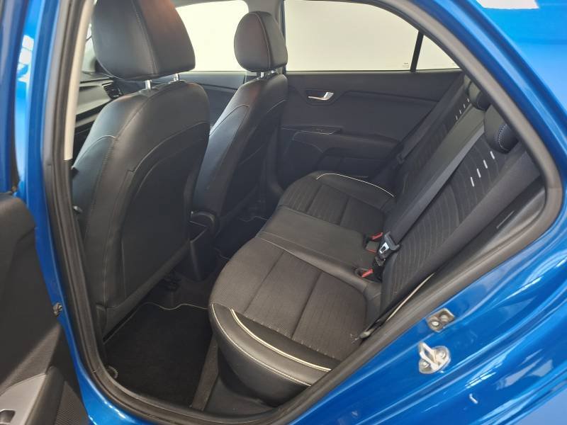 Kia Rio - Photo 11