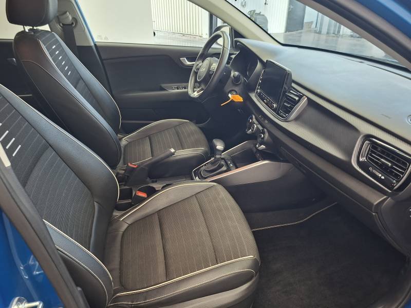 Kia Rio - Photo 13