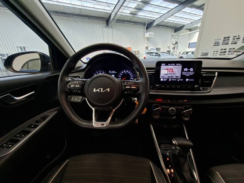 Kia Rio - Photo 15