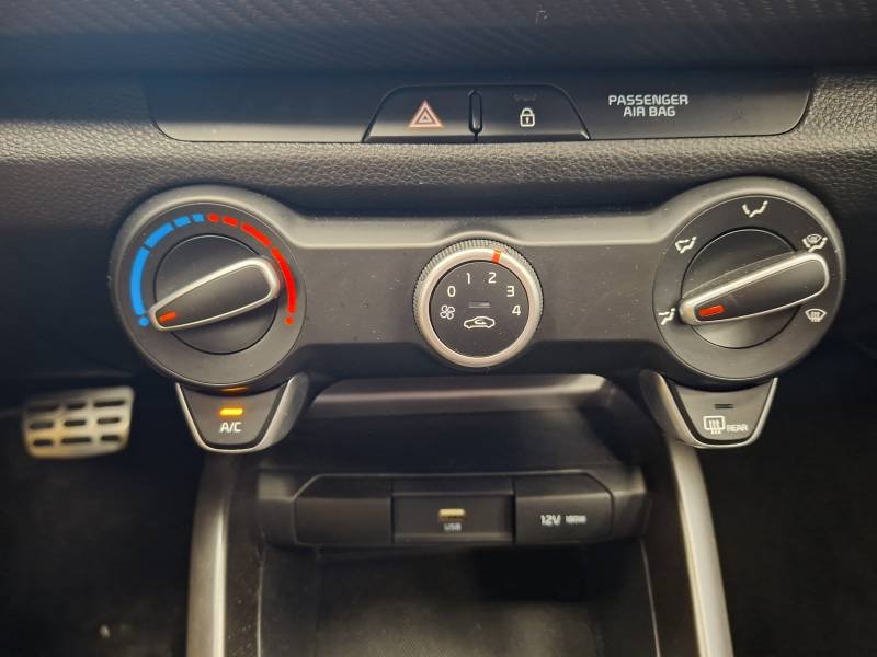 Kia Rio - Photo 27