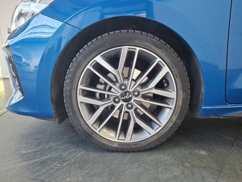 Kia Rio - Photo 9