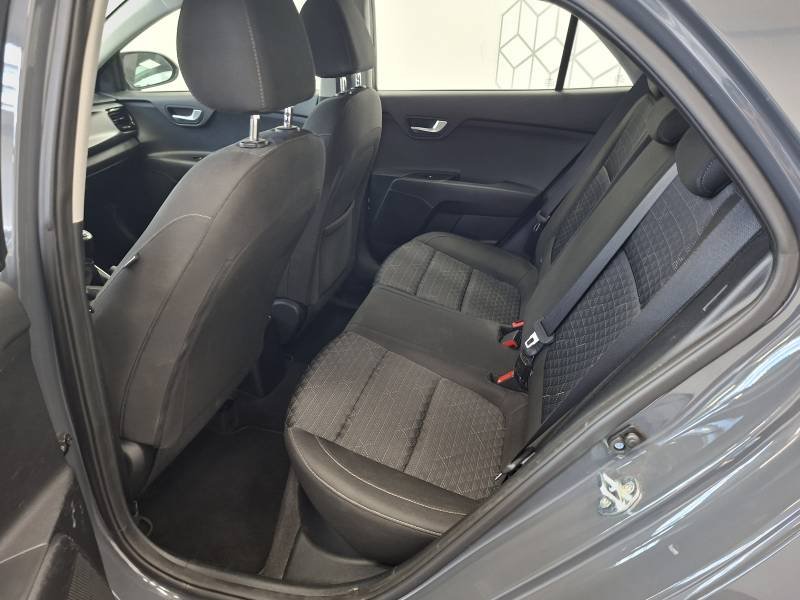 Kia Rio - Photo 11