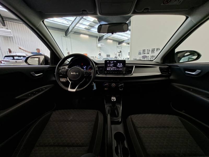 Kia Rio - Photo 14