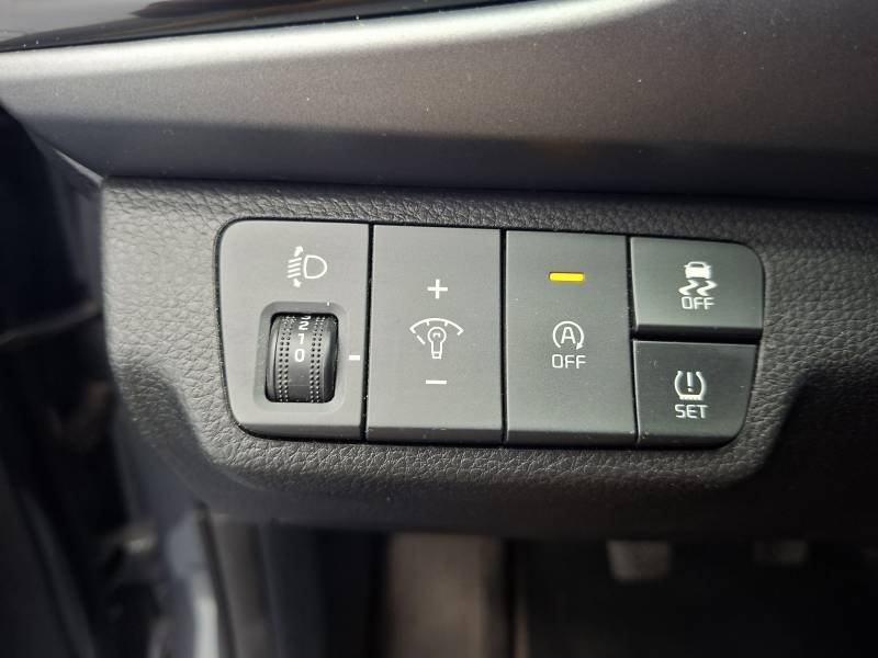 Kia Rio - Photo 17