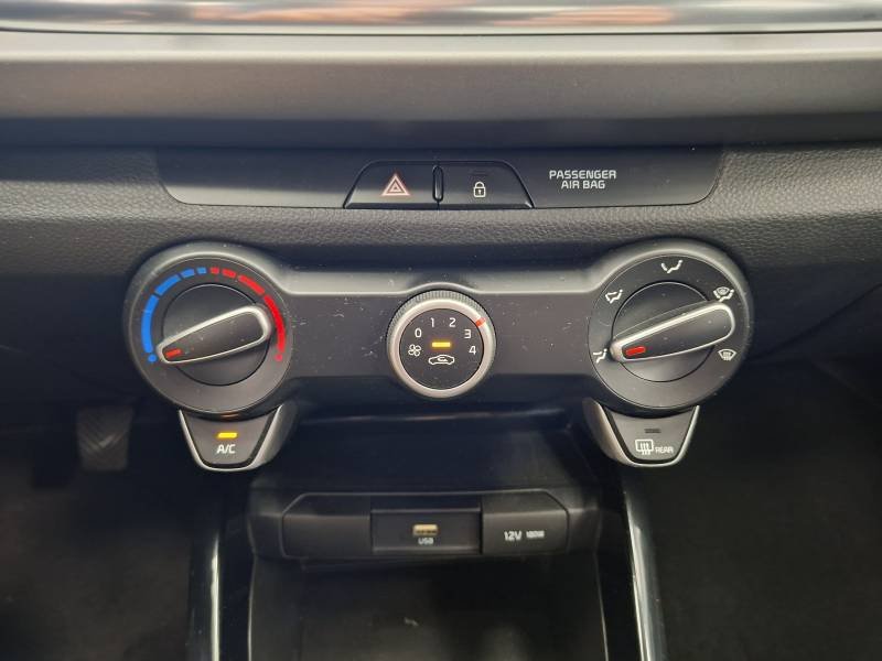 Kia Rio - Photo 26