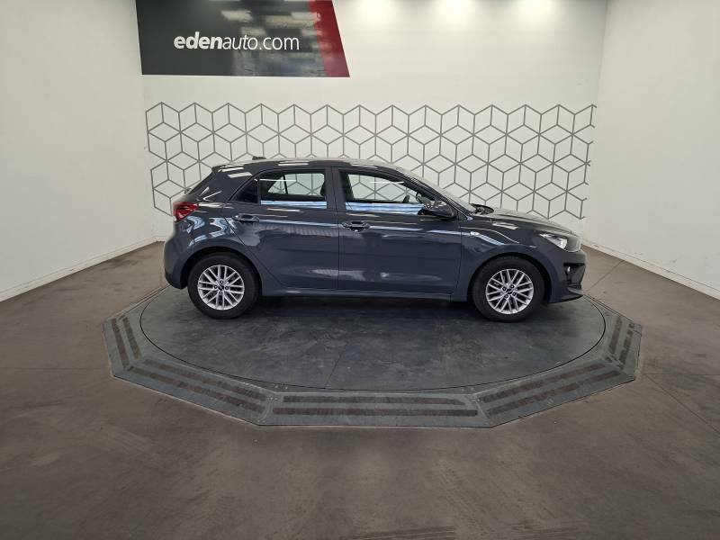 Kia Rio - Photo 4