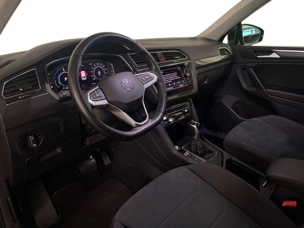 Volkswagen Tiguan - Photo 9