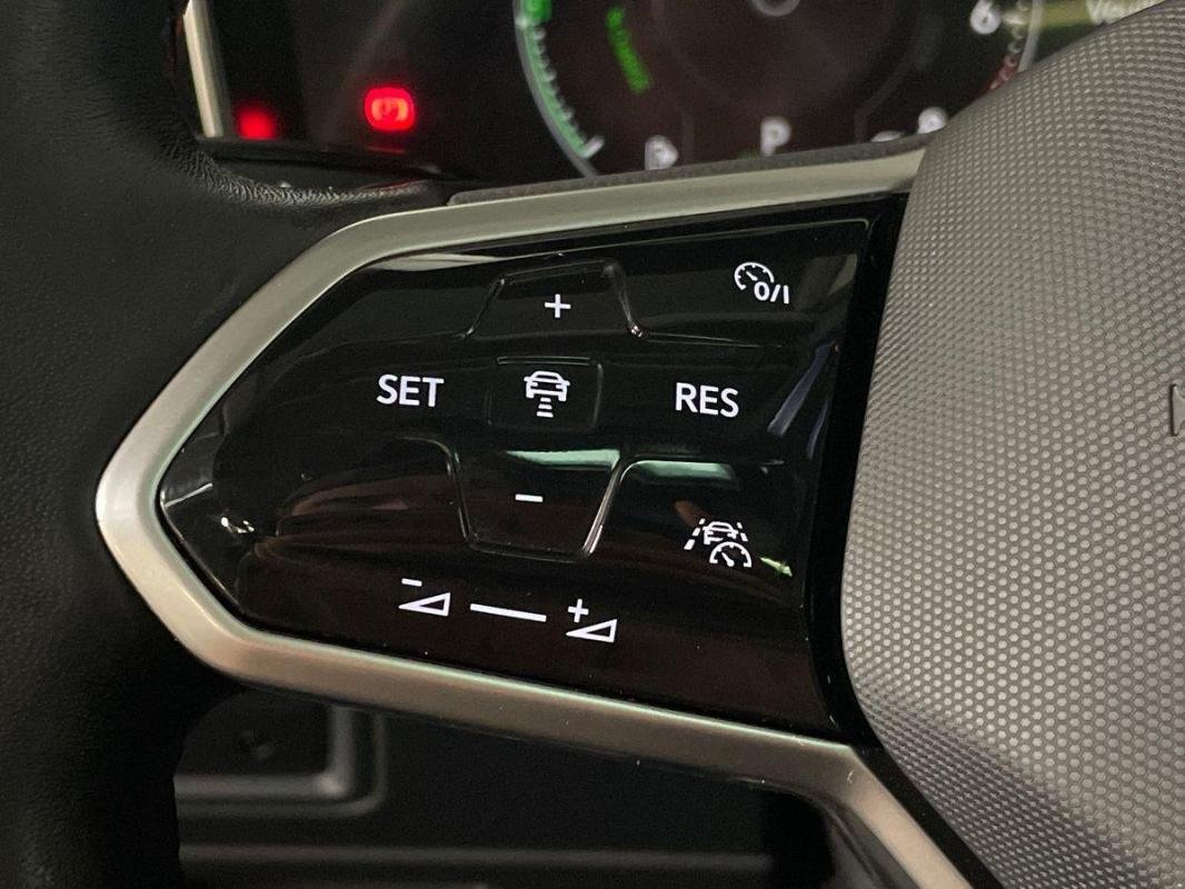 Volkswagen Touareg - Photo 21