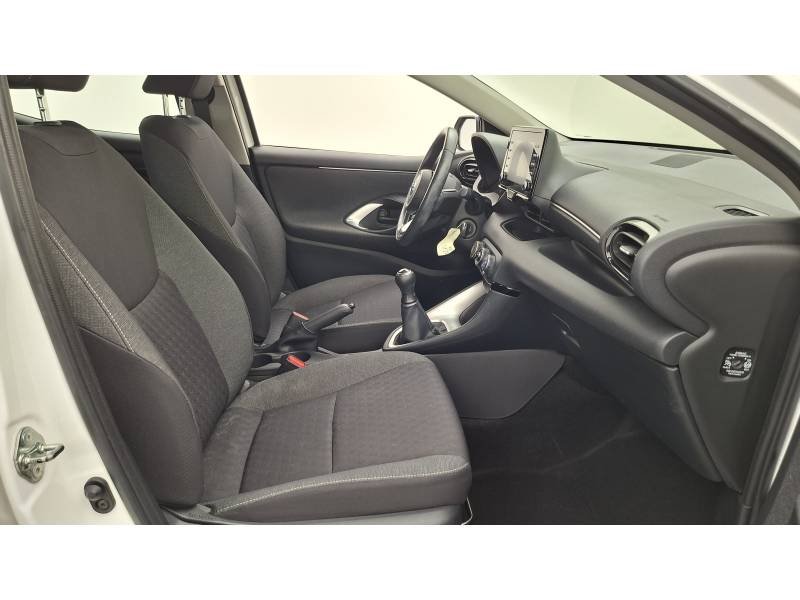 Toyota Yaris - Photo 12
