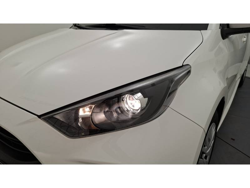 Toyota Yaris - Photo 34