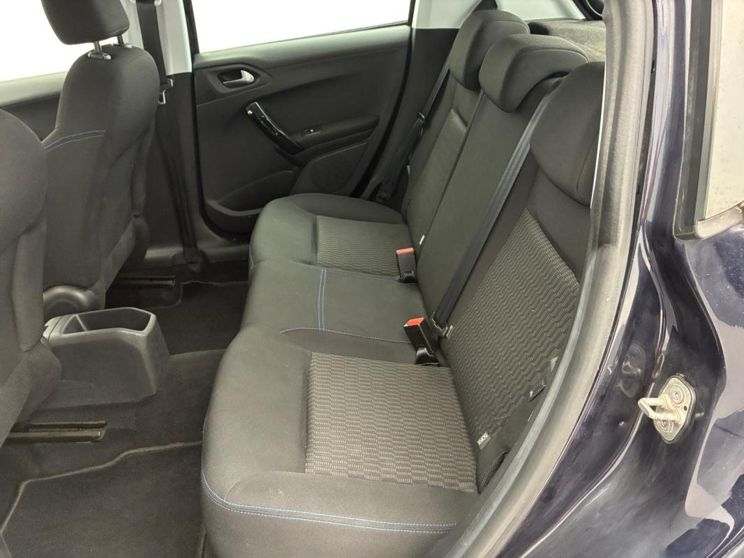Peugeot 208 - Photo 14