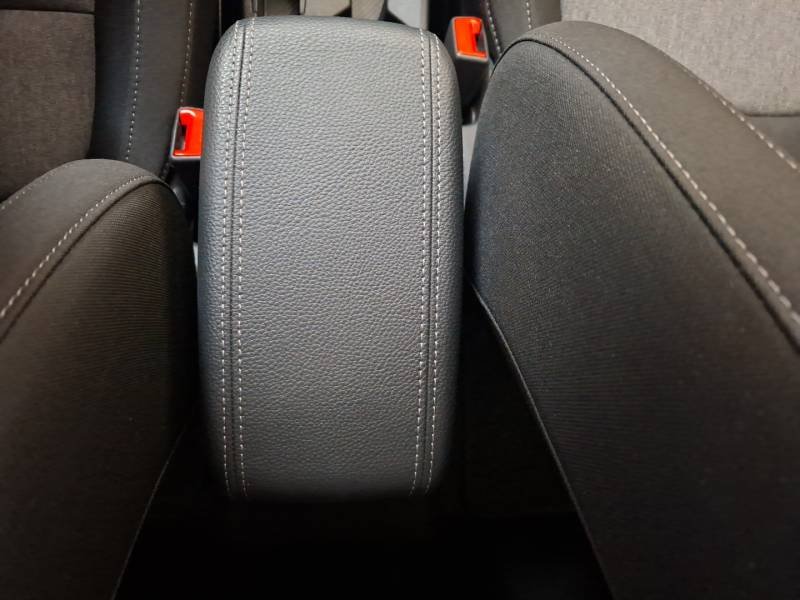 Kia Stonic - Photo 37