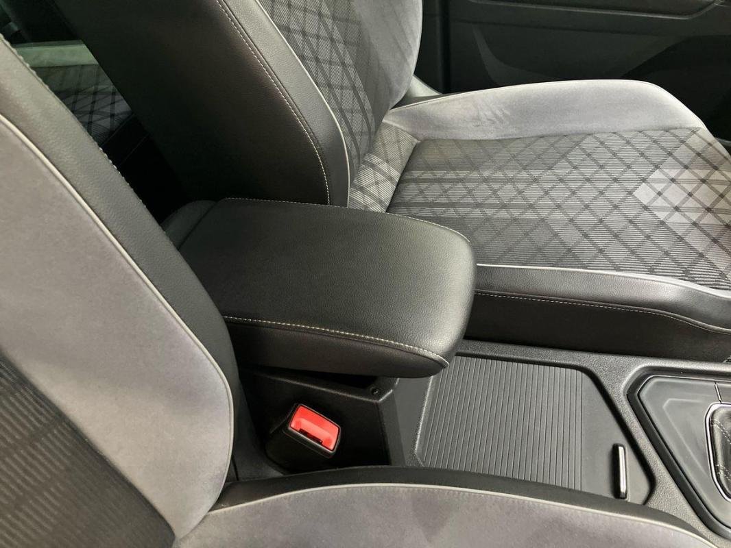 Volkswagen Tiguan - Photo 12