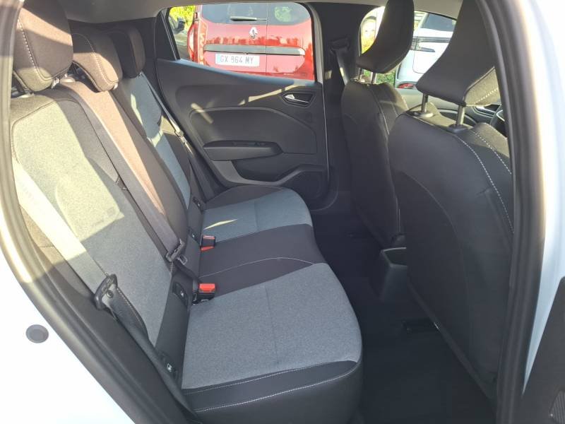 Renault Clio - Photo 24