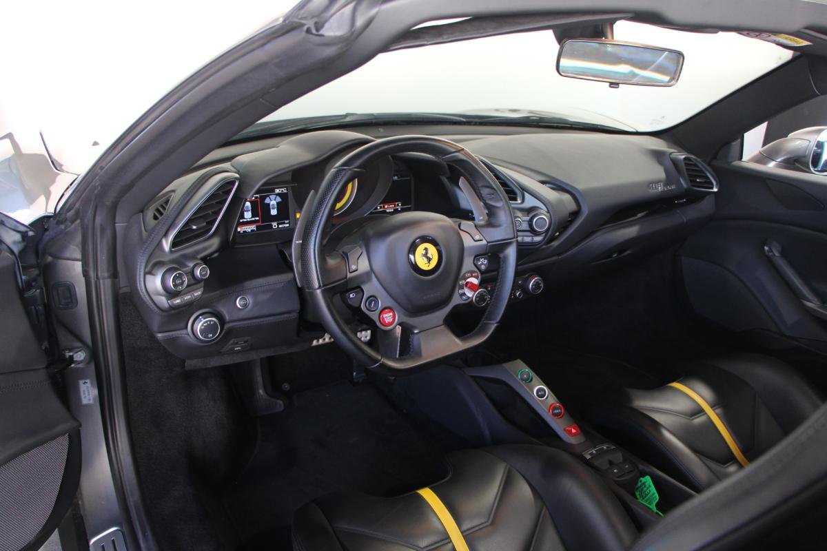 Ferrari 488 Spider - Photo 11