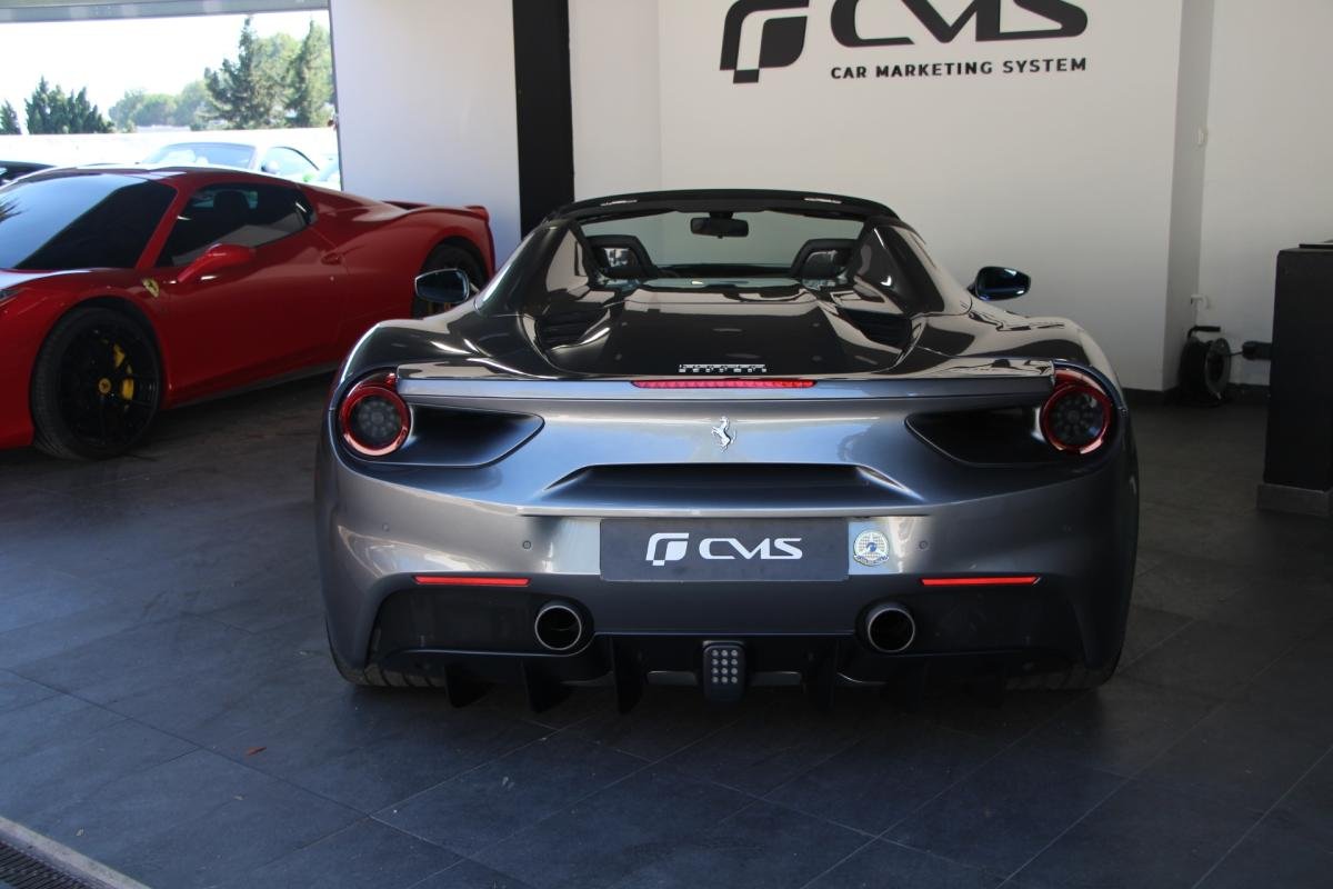 Ferrari 488 Spider - Photo 9