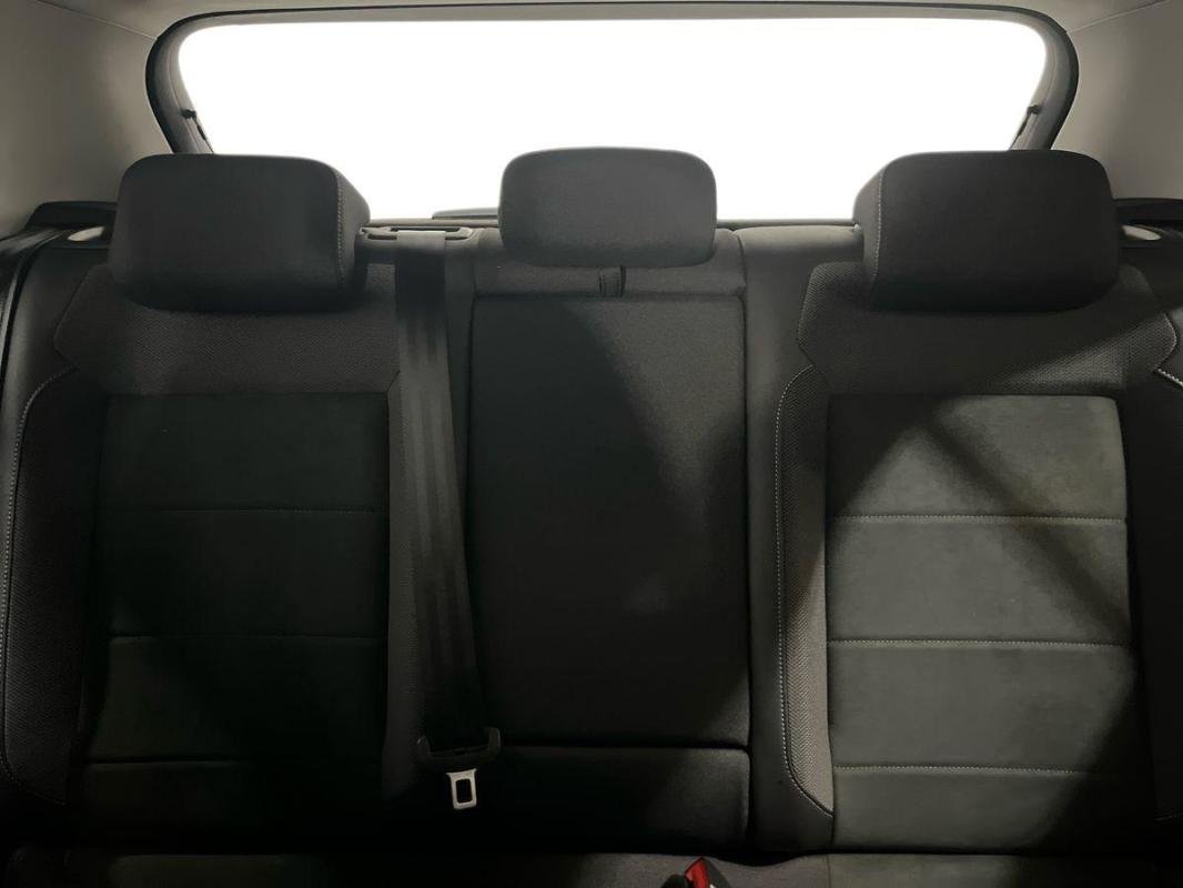 Volkswagen T-Roc - Photo 22