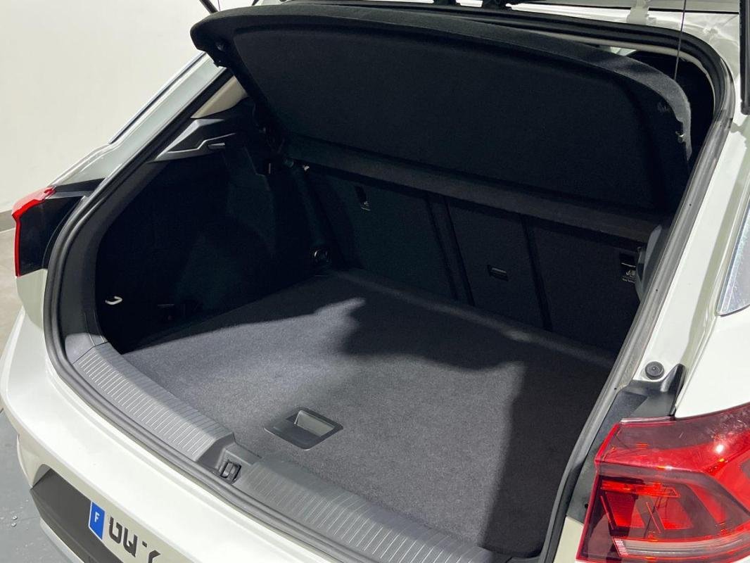 Volkswagen T-Roc - Photo 32