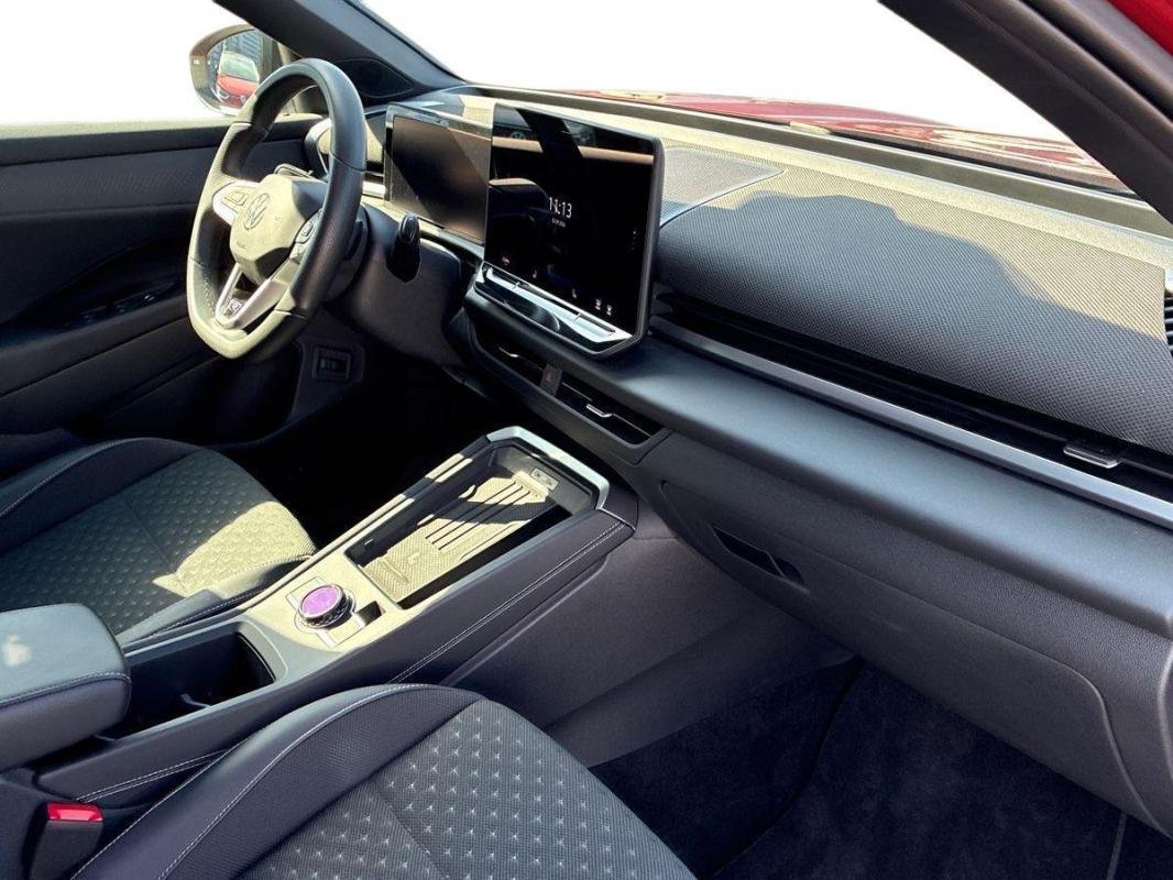 Volkswagen T-Roc - Photo 13