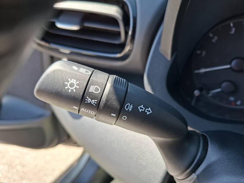 Toyota Yaris - Photo 18