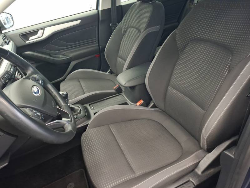 Ford Focus - Photo 12