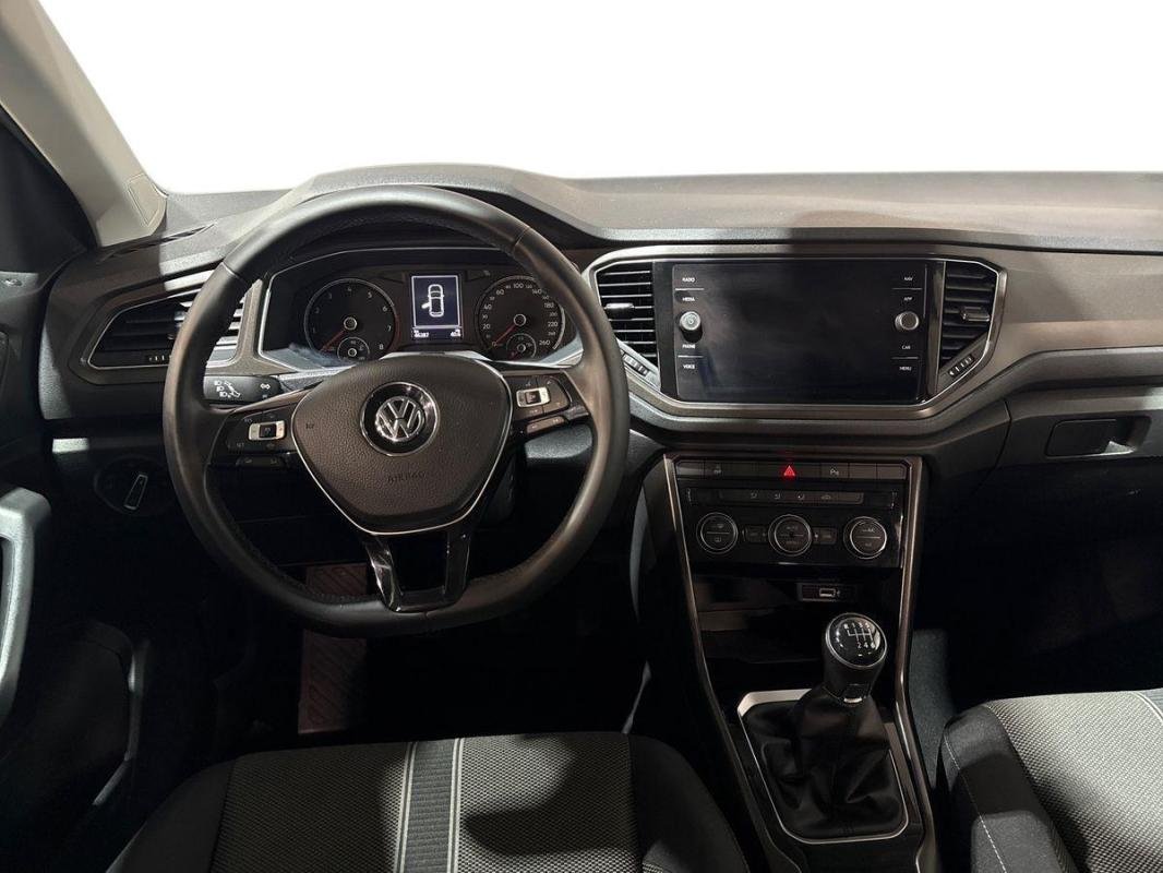 Volkswagen T-Roc - Photo 24
