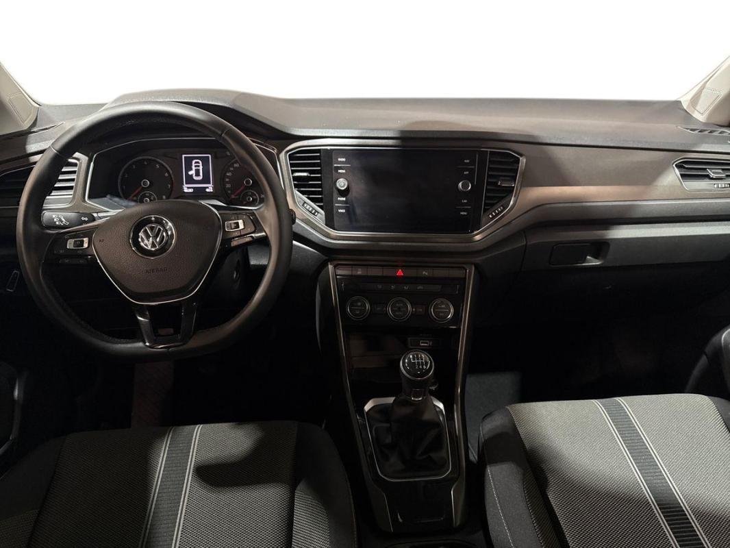 Volkswagen T-Roc - Photo 8